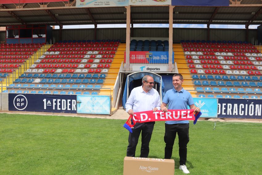 Unai Mendia compromete un CD Teruel enérgico y ofensivo con el que la afición se sienta identificada