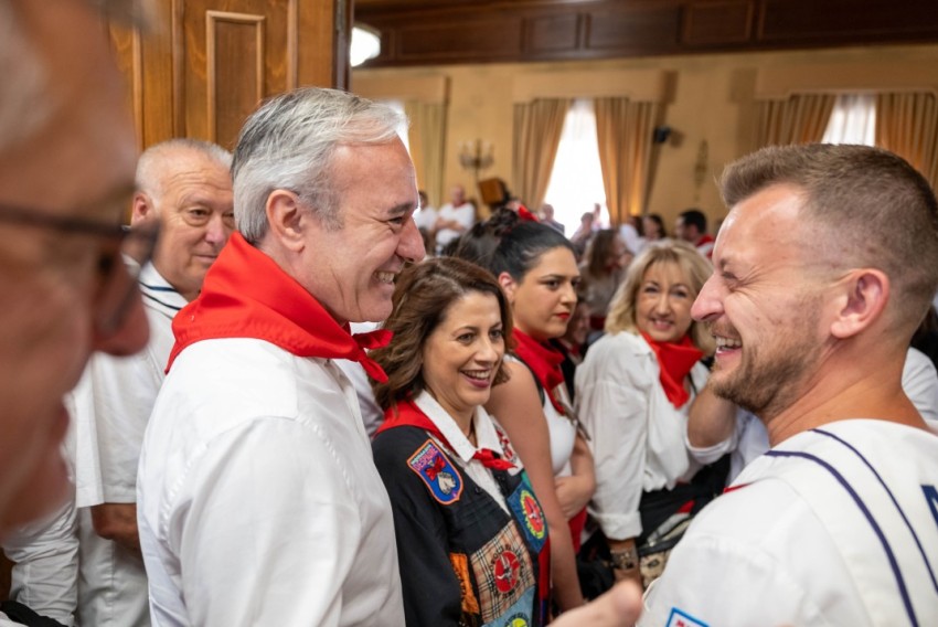 Jorge Azcón, convencido de que la Vaquilla conseguirá la declaración de Fiesta de Interés Turístico Nacional