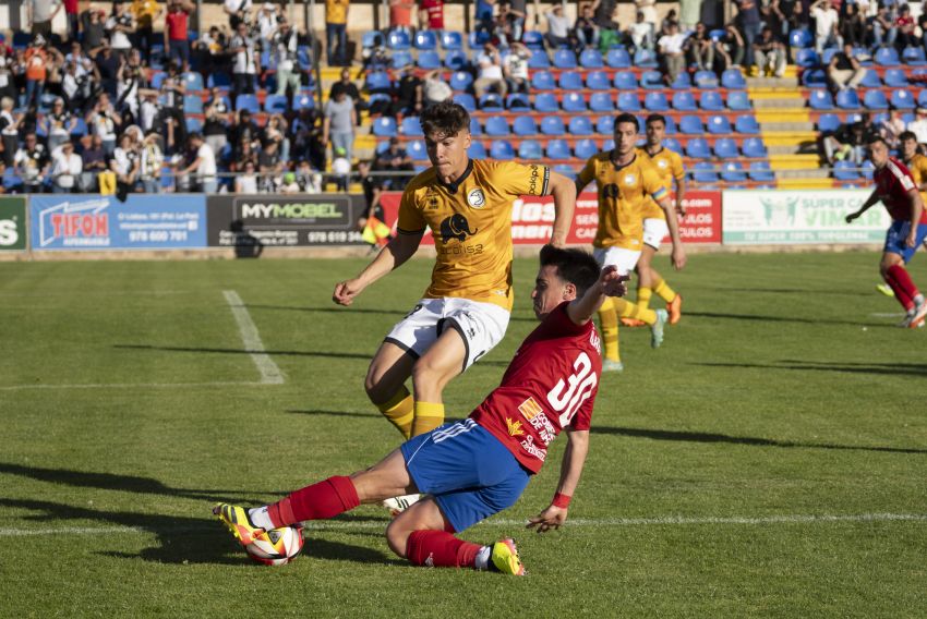 Una expedición de 20 futbolistas para que el Teruel eche a andar