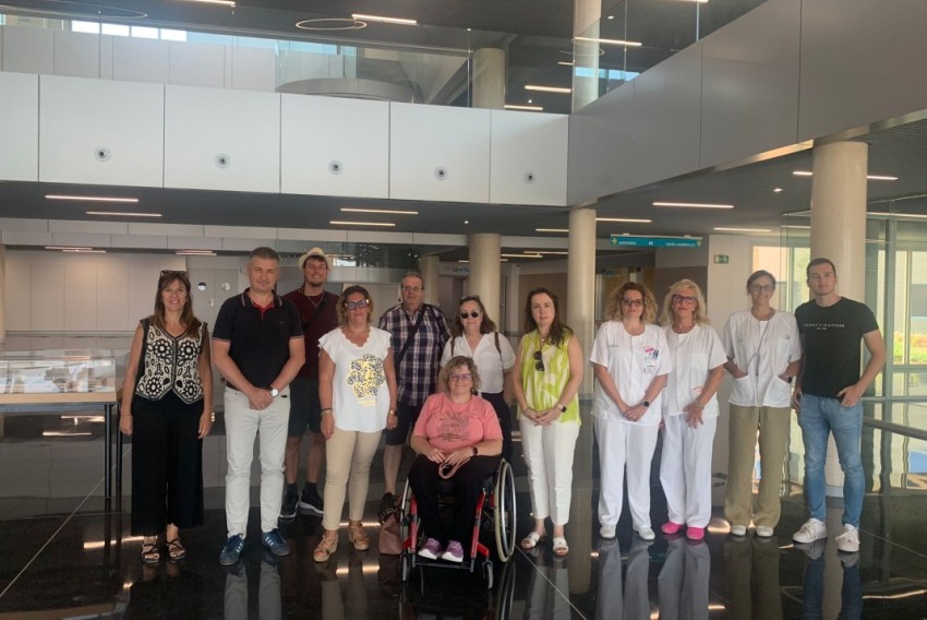 La directora general de Cuidados visita el Hospital de Alcañiz para comprobar que cumple el Plan de la Discapacidad