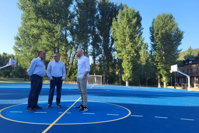 En funcionamiento la nueva pista polideportiva que mejora las instalaciones de la Colonia Polster