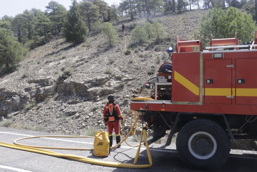 El consejero de Medio Ambiente afirma que el incendio de Corbalán “está relativamente controlado”