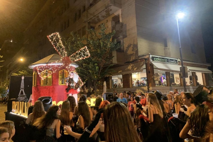 Las peñas y asociaciones de Alcañiz ya pueden hacer sus carrozas en el ferial