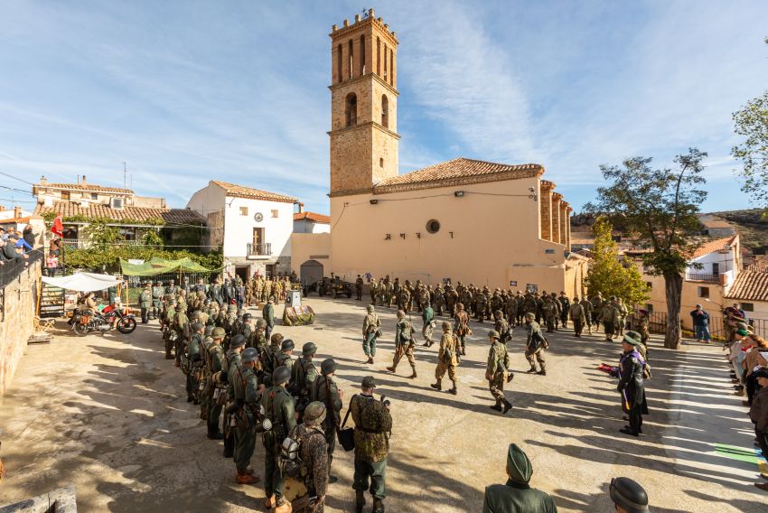 Albentosa está ocupada por el ejército nazi y a la espera de ser liberada  por los soldados aliados