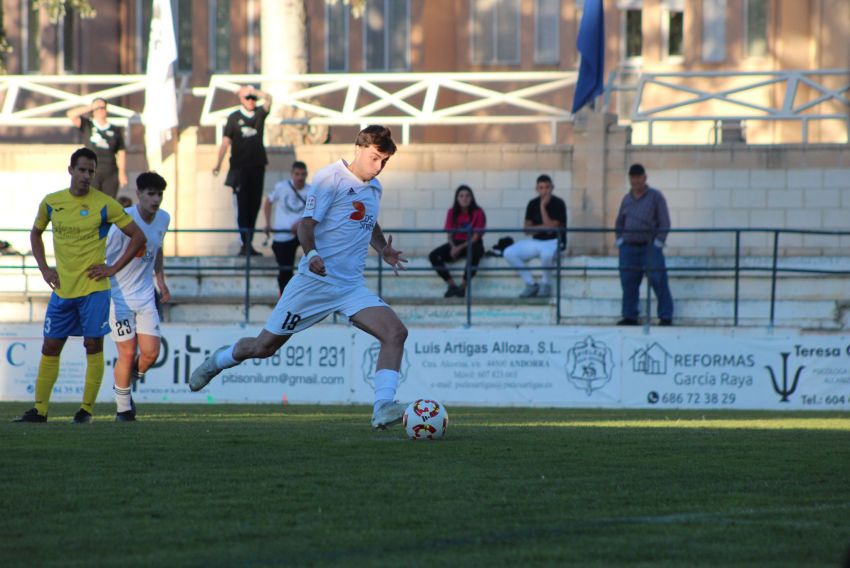 Un penalti en el descuento permite al Andorra rescatar un punto al final (1-1)