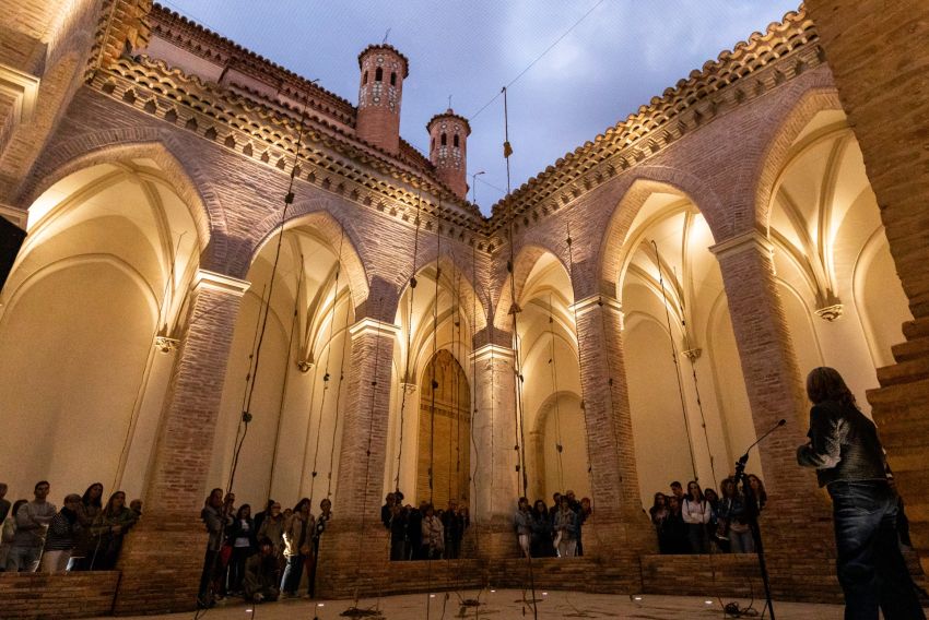 Lucía Villarroya y Silvia Gil reflexionan sobre los orígenes con una exposición colectiva