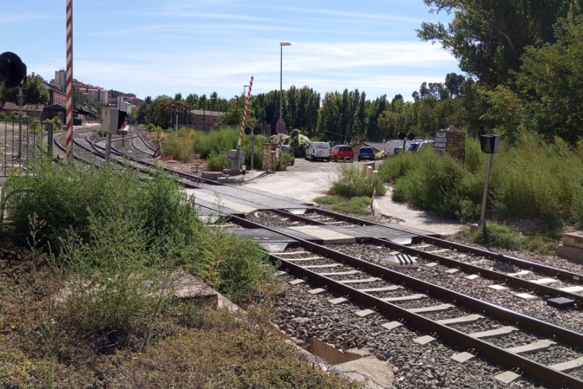 Adif invertirá 3 millones para suprimir el paso a nivel de la estación de Teruel