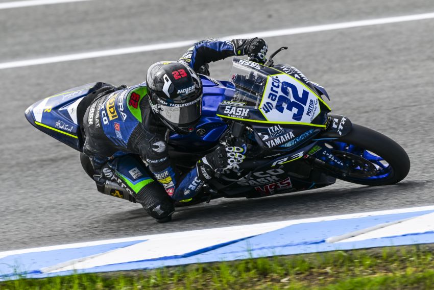 La suerte es esquiva con Gonzalo Sánchez en su primera carrera de Superbike en Jerez