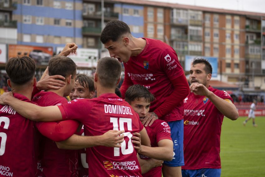 El Teruel arranca de Subiza su primer triunfo a domicilio en un sufrido encuentro (1-2)