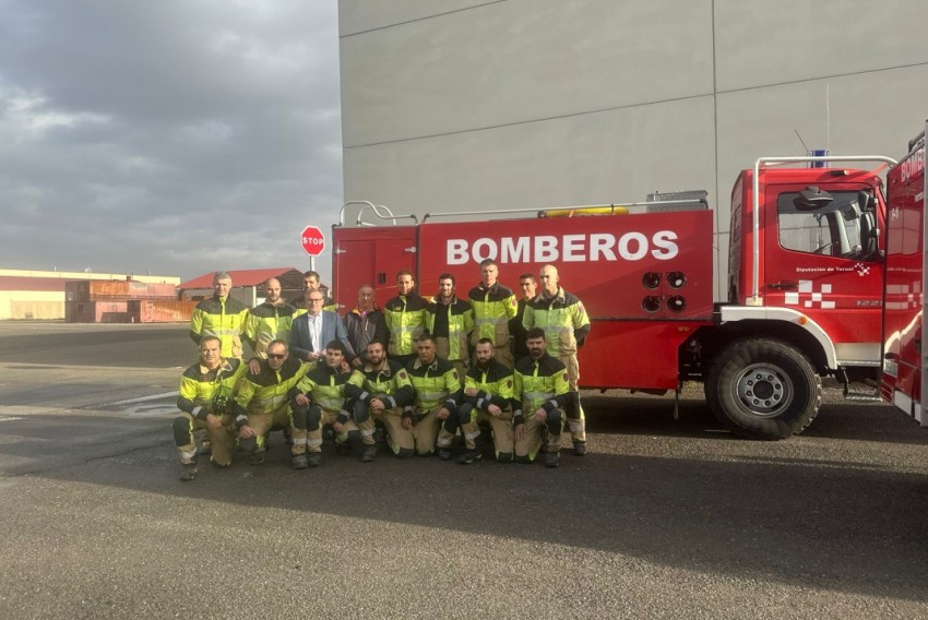 Dieciochobomberos de la Diputación de Teruel se incorporan a las labores en Catarroja