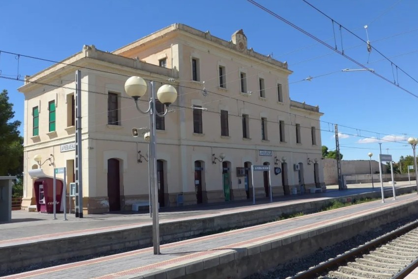 Renfe reanuda los servicios de la línea Zaragoza-Caspe-Barcelona