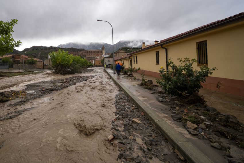 Sin fecha para reparar los destrozos causados por el temporal en Aragón al no poder acceder a los cauces