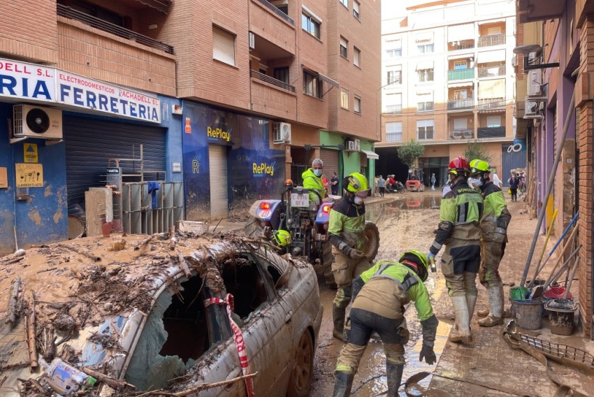 El colector, la limpieza del sector asignado y garajes y retirar los materiales de polígono industrial, principales objetivos del operativo de Aragón