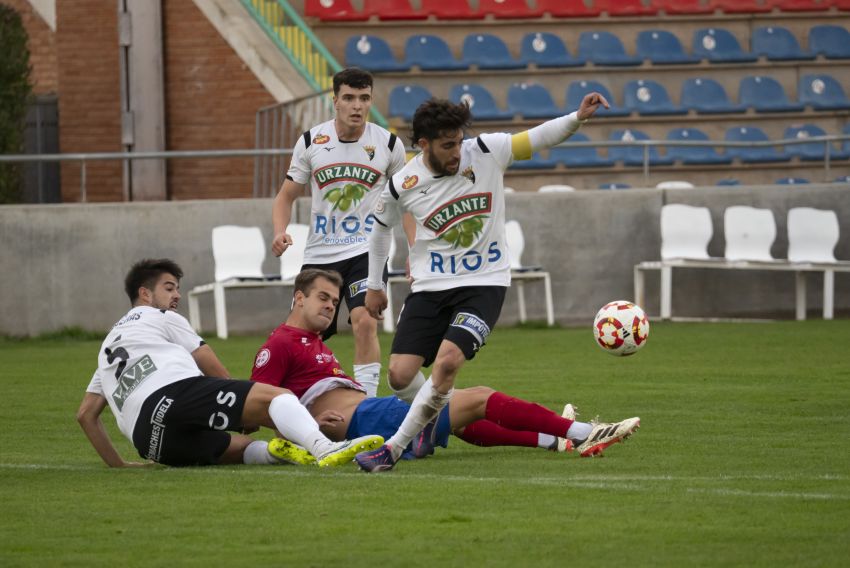 El CD Teruel se debilita en casa