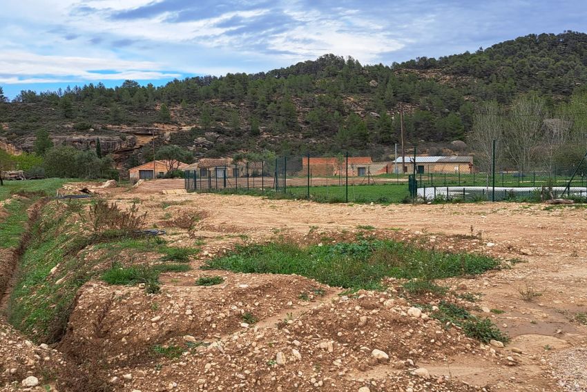 Arens de Lledó finalizará las obras anexas a la piscina a final de mes