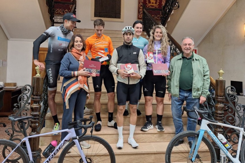 Teruel anima a Daniel Sanz en su camino a la casa de Papá Noel