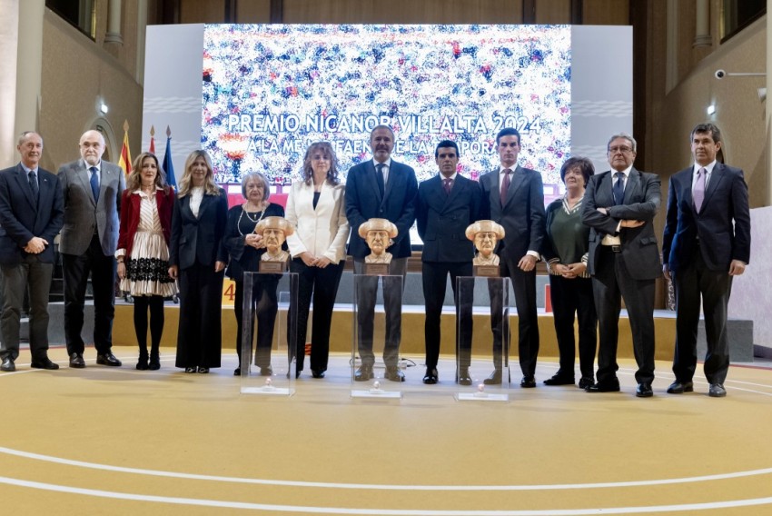 Premio Nicanor Villalta para Fernando Adrián por la mejor faena de la Feria del Ángel de Teruel