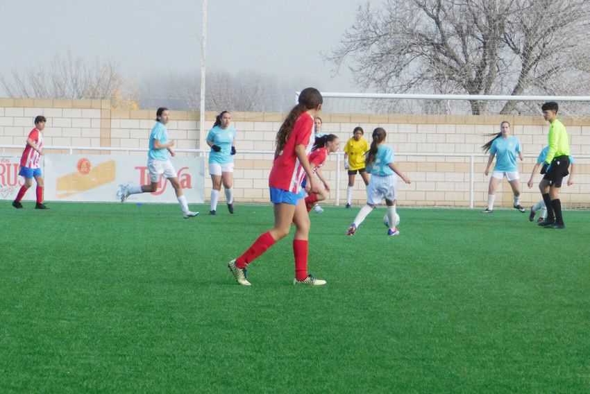 Goles y trofeos en Cella en favor de los afectados por la gota fría