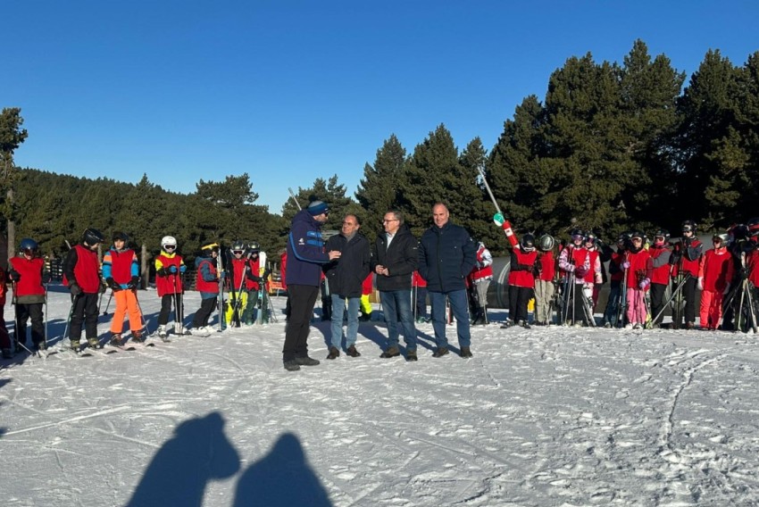 La campaña de esquí de la Diputación de Teruel acogerá a más de 1.000 escolares en esta temporada