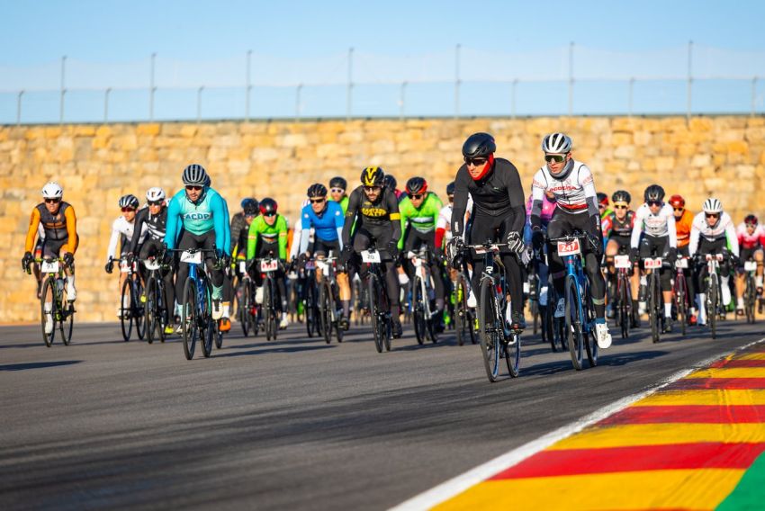 Las carreras de ciclismo abren  la XIV edición  de La Invernal