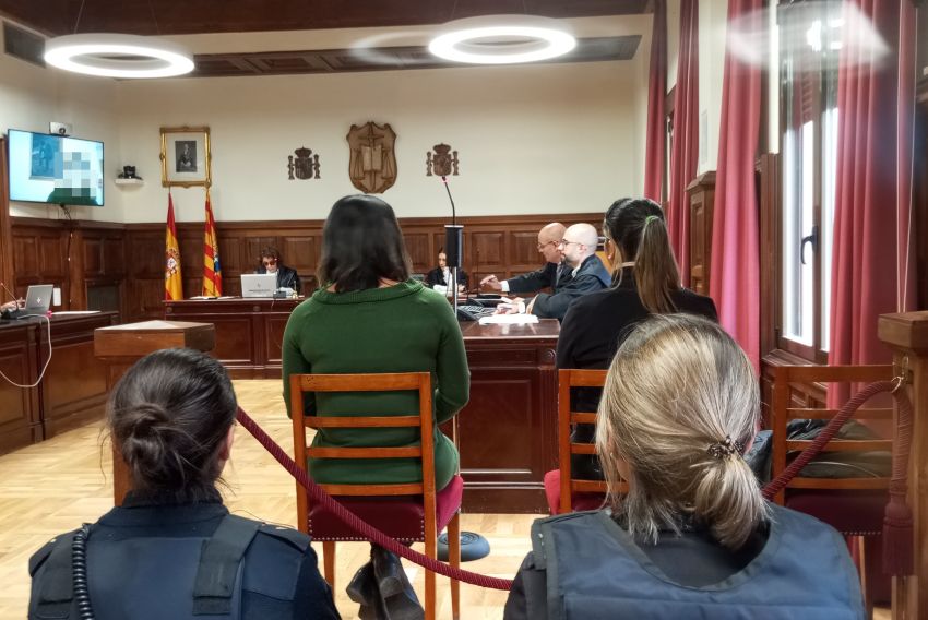 Condenadas a año y medio de prisión dos mujeres por tráfico de drogas en la capital