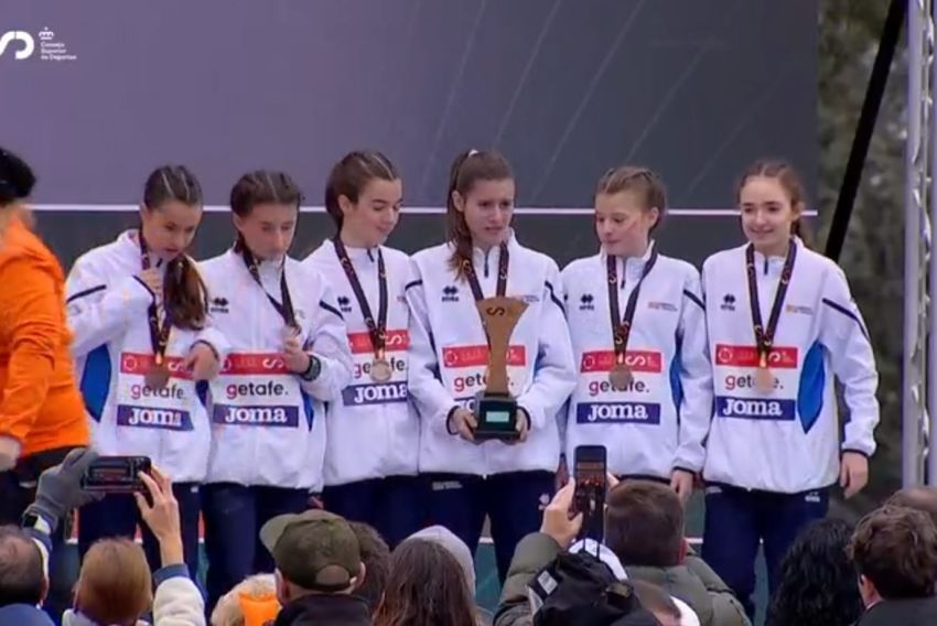 Carlota Gasión, la liebre que condujo a Aragón al bronce del Campeonato de España sub-16 de Cross