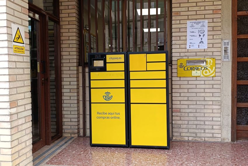 Correos estrena un autoservicio de paquetería en la oficina de Alcorisa