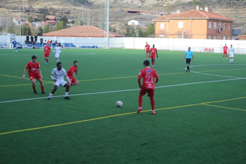 El Utrillas se rehace de una primera parte floja para remontarle al Fraga (2-1)