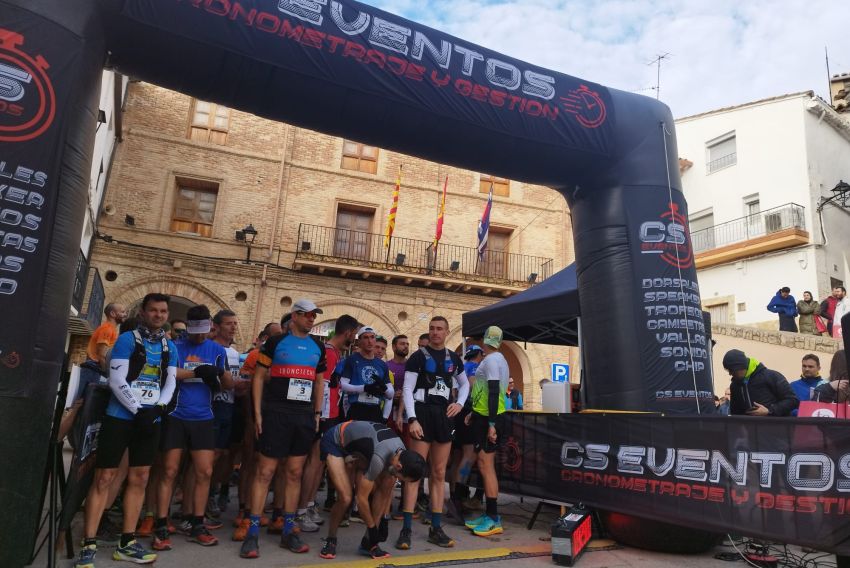 Carmelo Lucea y Marta Ferrer vuelan en la Carrera del Buitre de Urrea