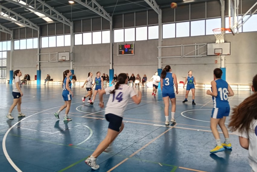 Las chicas de Basket Mudéjar ganan  a las líderes y se acercan a lo más alto