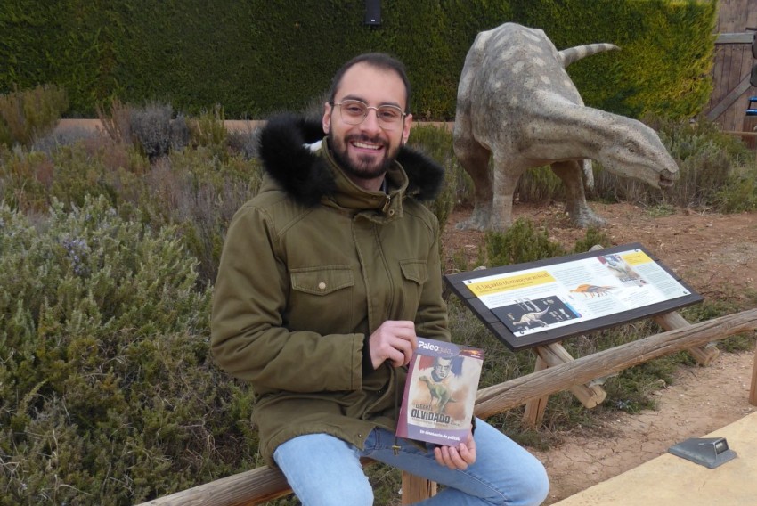 Sergio Sánchez Fenollosa, paleontólogo, coautor de la Paleoguía ‘un dinosaurio de película’: “La aspiración máxima de un investigador es que los fósiles excavados cobren vida”