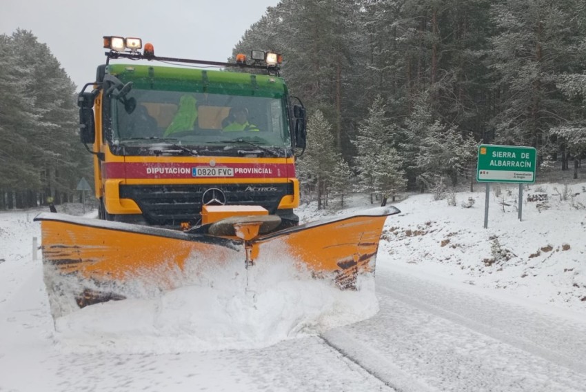 Reabierta al tráfico de camiones la nieve la A-1511 entre Santa Eulalia y Bronchales