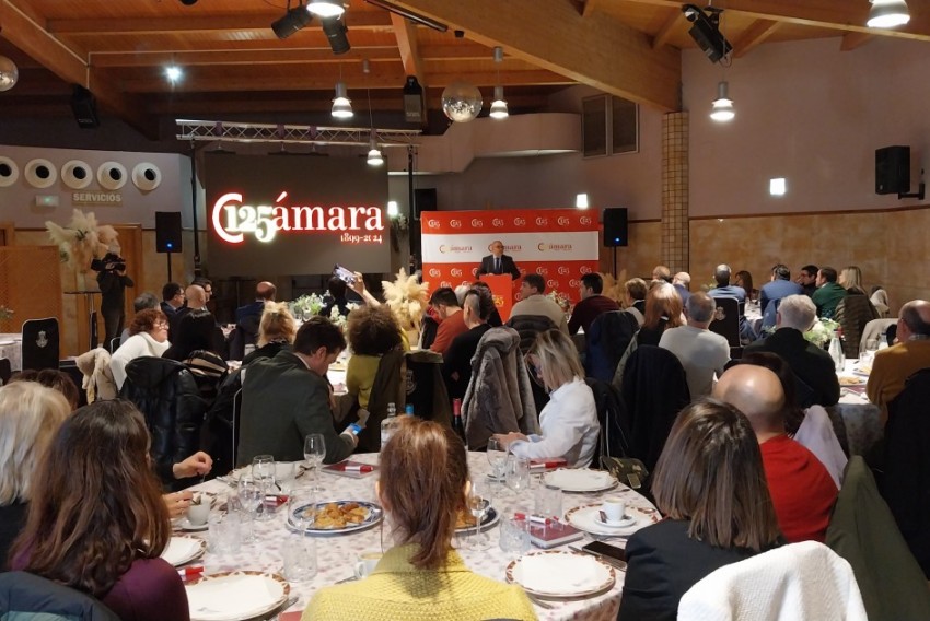 La Cámara de Comercio de Teruel celebra su 125 aniversario con medio centenar de empresarios del Jiloca