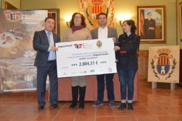 Empresarios Turísticos dona los 2.800 € recaudados en Alcañiz en Moto GP