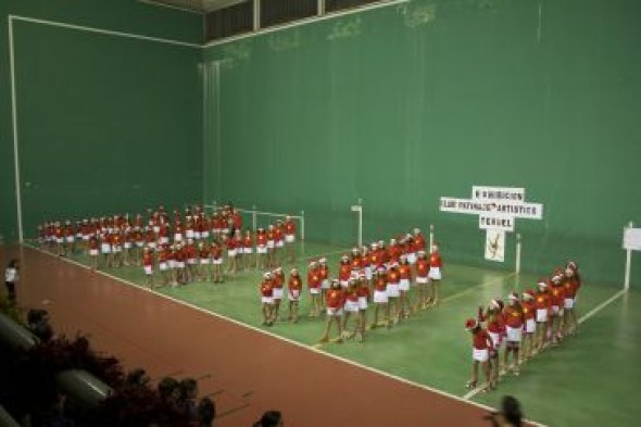 Más de cien niños disfrutan con el patinaje en el nuevo CPA Teruel