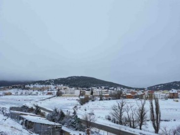 Tres heridos graves en un accidente en la N-420 en Mezquita de Jarque a causa de la nieve