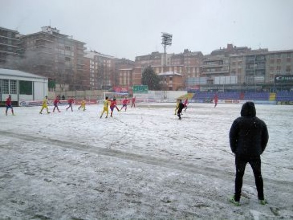 El CD Teruel llega al descanso perdiendo 0-2 con el Almudévar