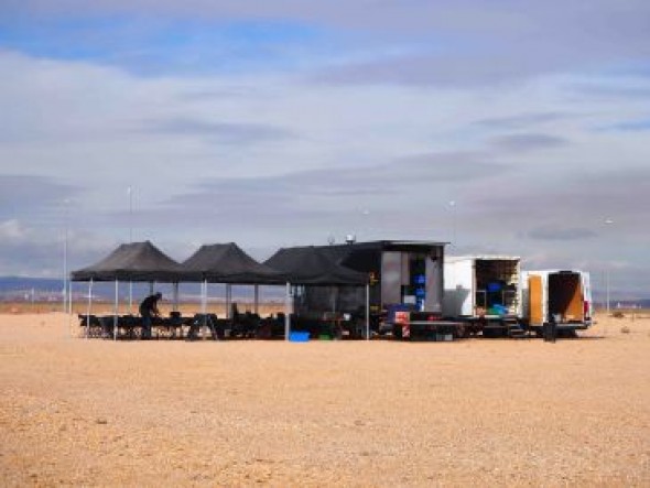 El Aeropuerto de Teruel, escenario de nuevo del rodaje de un anuncio publicitario sobre automóviles