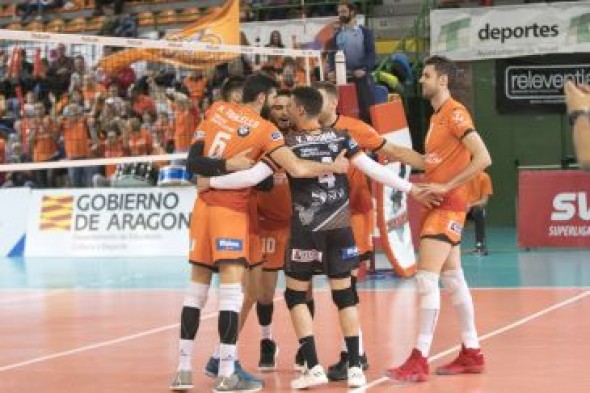 El CV Teruel liquida a Palma y se coloca en el primer puesto de la Superliga de voleibol