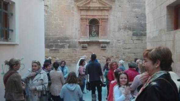 Termina la restauración de la hornacina del Carmen de Alcañiz