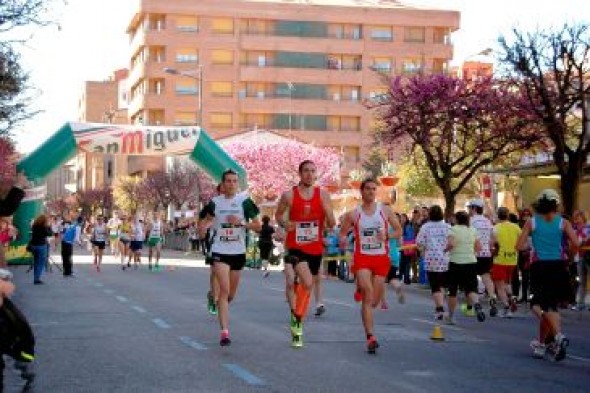 Alberto Sábado y Raquel Miró, entre los candidatos al oro en la 10K de Alcañiz