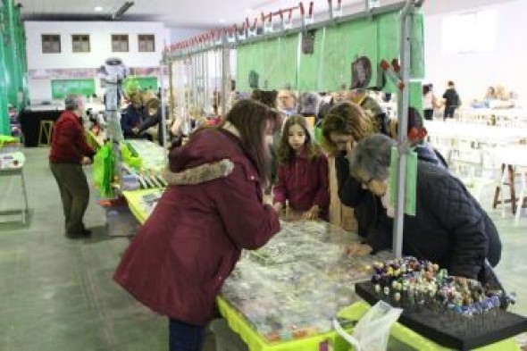 280 mujeres disfrutan del VII Encuentro Nacional de Encaje de Bolillos en Alcañiz