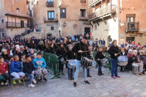 Albarracín homenajea a la Asociación Cultural del Tambor y el Bombo