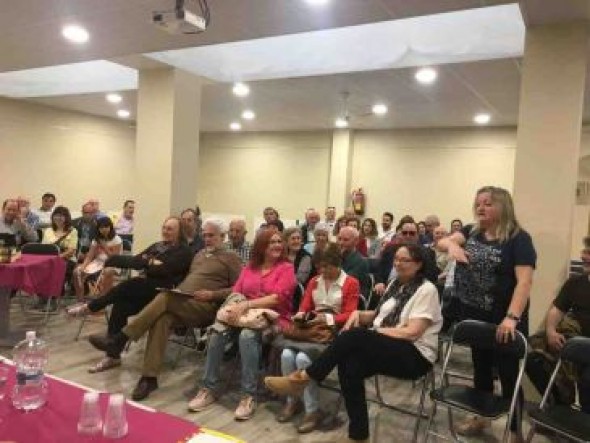 La manifestación de ‘¡Salvemos Teruel!’ encuentra calor y apoyo en su presentación en Zaragoza