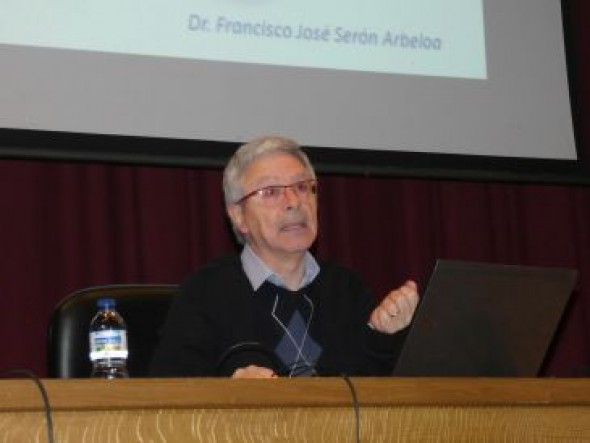 Francisco Serón destaca en una conferencia en Teruel que es importante que los lenguajes de Arte y Ciencia se entiendan