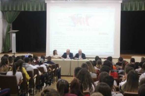 Más de 500 jóvenes conocen las posibilidades de la FP en Alcañiz