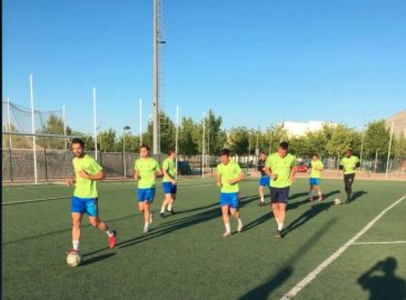 Gradas supletorias en el fondo de Pinilla para la fiesta del domingo en busca del ascenso a Segunda B