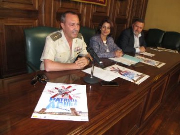 La Patrulla Águila dibujará corazones en el cielo de Teruel como homenaje a los Amantes en su 800 aniversario