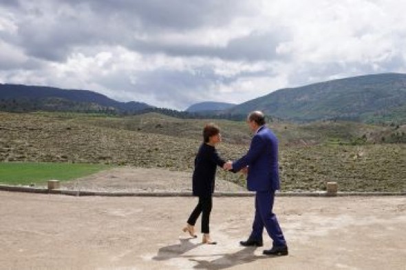 Sáenz de Santamaría y Lambán reivindican el apoyo a la ciencia en la firma del Fondo de Inversiones de Teruel 2018