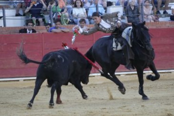 Oreja para Leonardo Hernández y Lea Vicens en la primera de la feria de Teruel